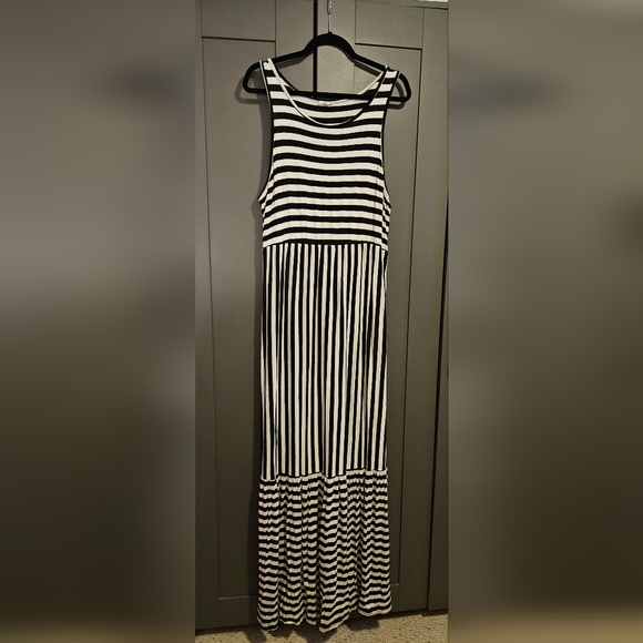 Monochrome Striped Patchwork Maxi Dress, Plus Size XL - Picture 3 of 12